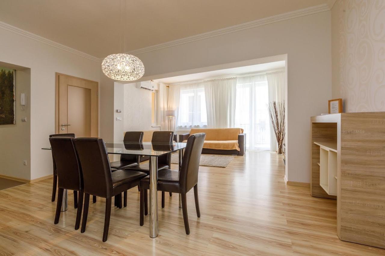 Andi Apartman Heviz Luaran gambar