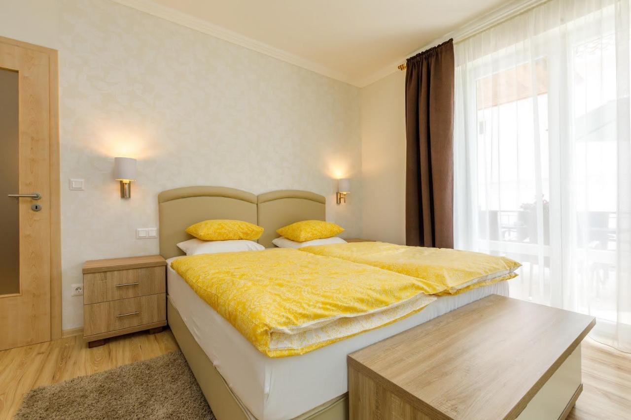 Andi Apartman Heviz Luaran gambar