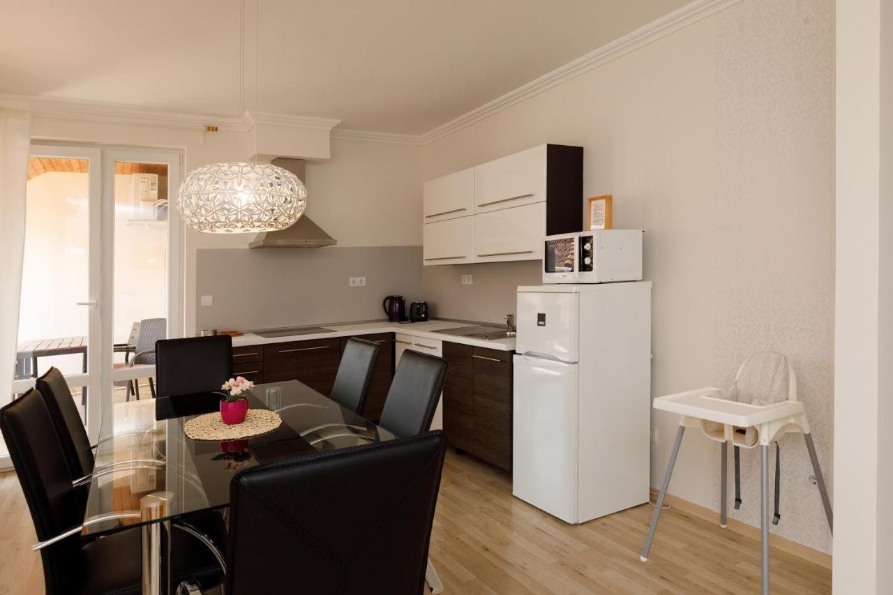 Andi Apartman Heviz Luaran gambar