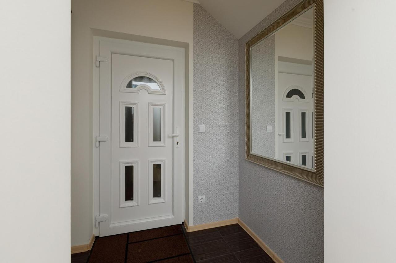 Andi Apartman Heviz Luaran gambar