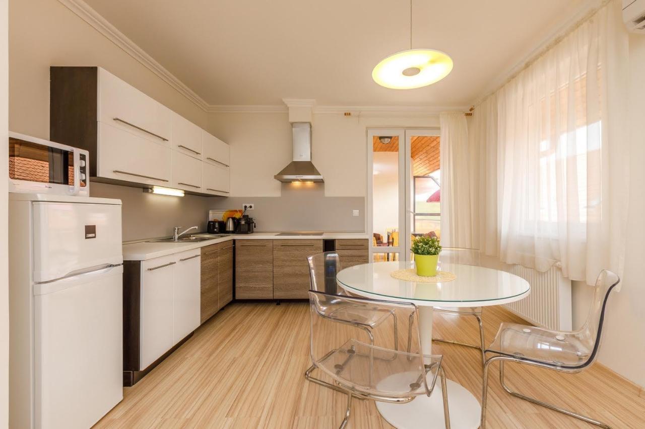 Andi Apartman Heviz Luaran gambar