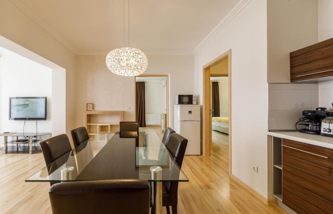 Andi Apartman Heviz Luaran gambar