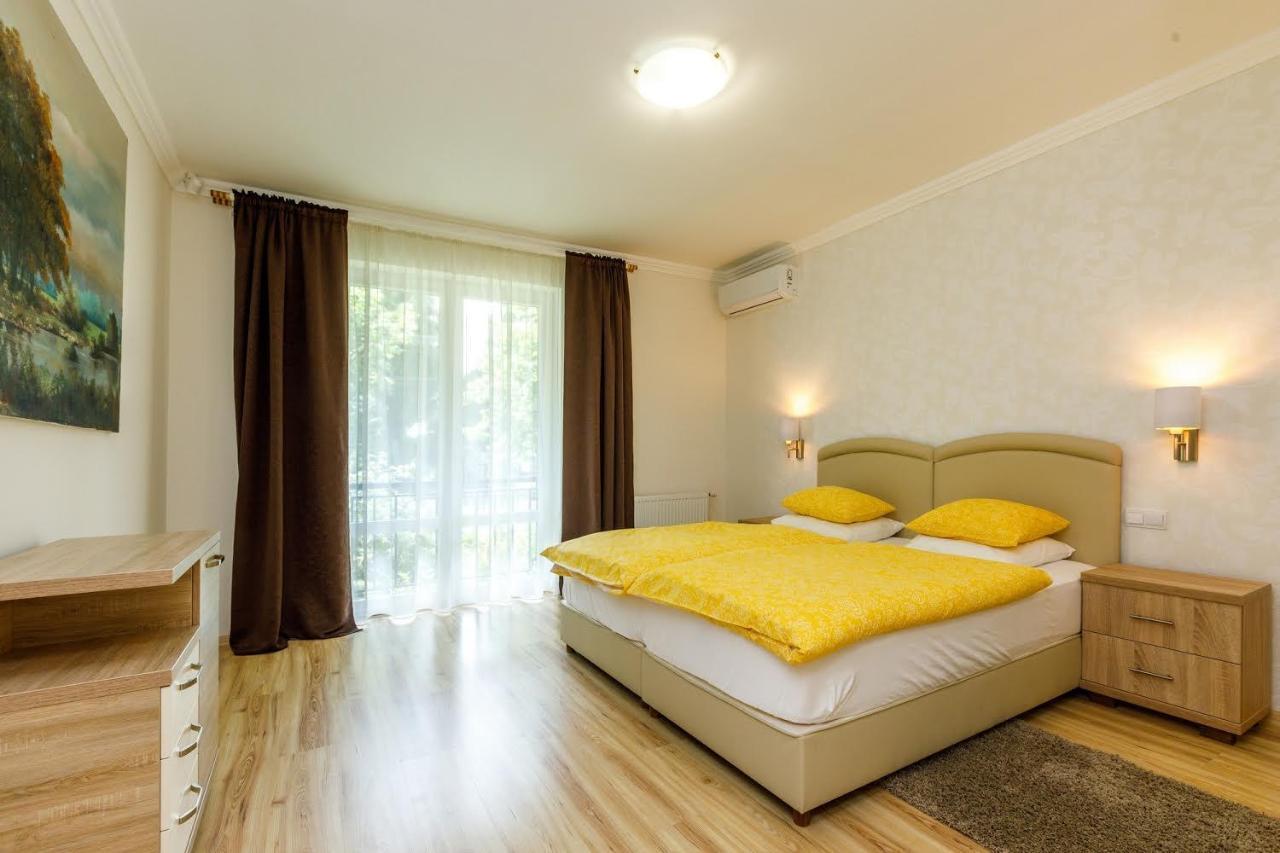 Andi Apartman Heviz Luaran gambar