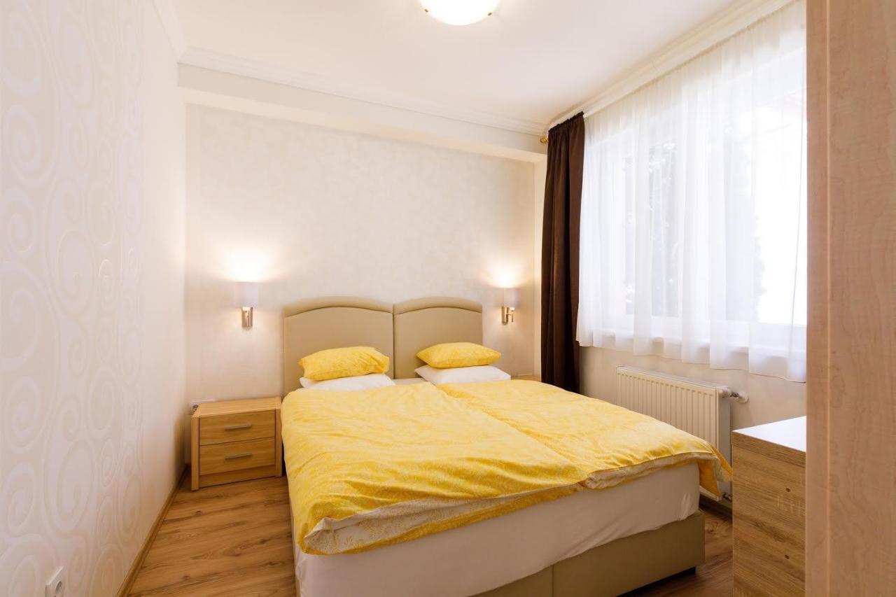 Andi Apartman Heviz Luaran gambar