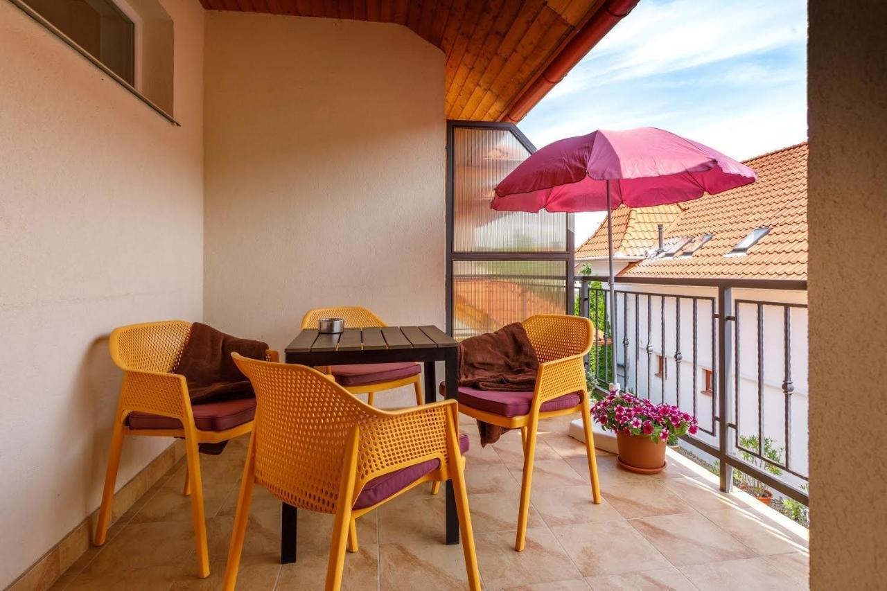 Andi Apartman Heviz Luaran gambar