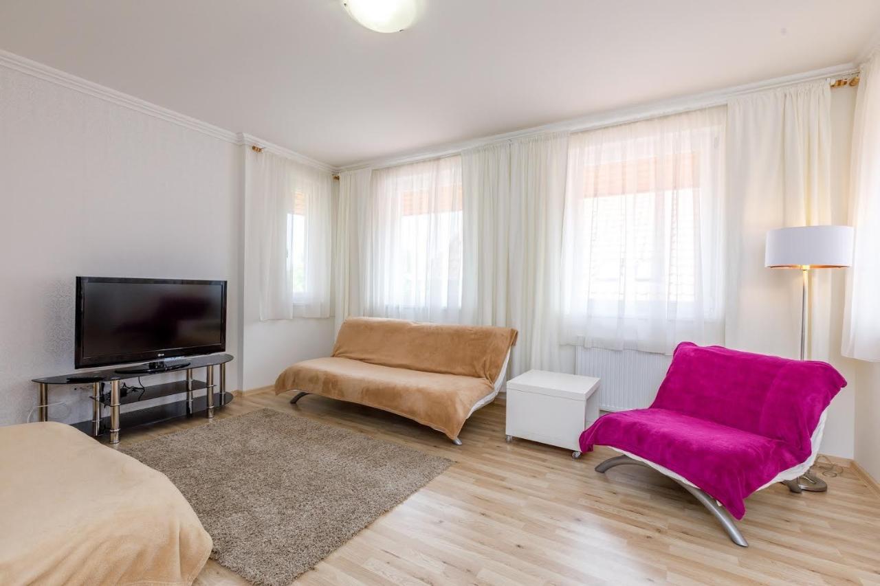 Andi Apartman Heviz Luaran gambar
