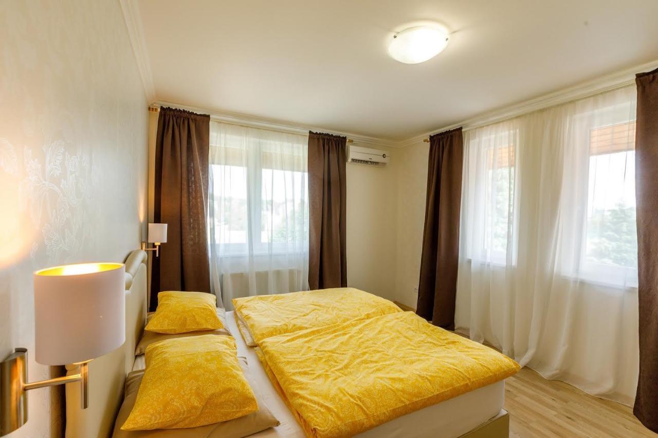 Andi Apartman Heviz Luaran gambar