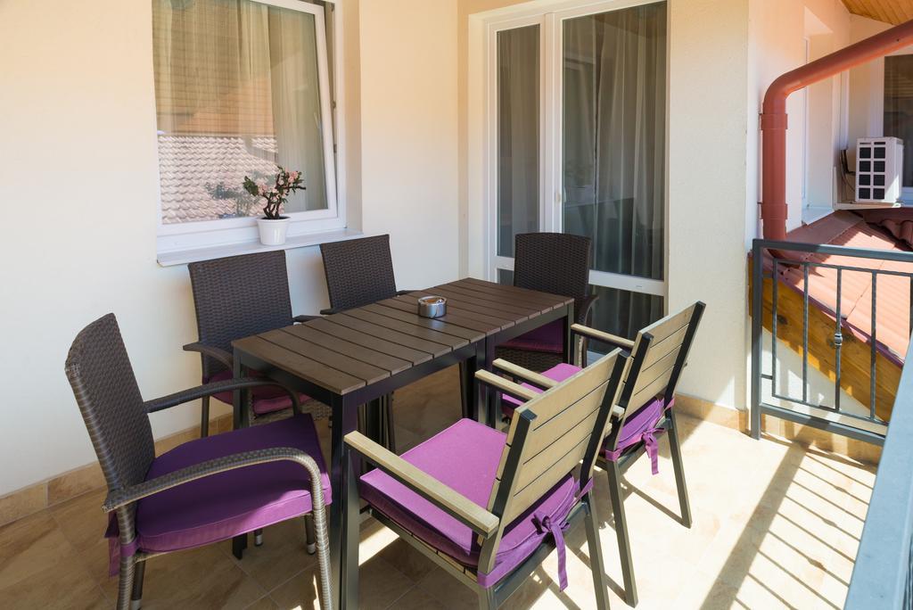 Andi Apartman Heviz Luaran gambar